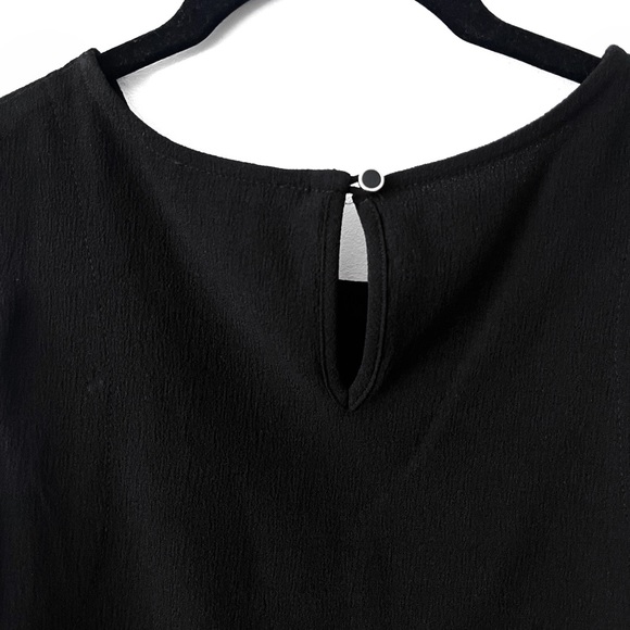 Scallop Sleeve Tank Top - Picture 4 of 5